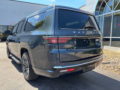 Used 2024 Jeep Wagoneer L Series II w/ Flexible Seating Group AWD/4WD image 4