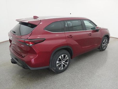 New 2026 Toyota Highlander XLE image 28