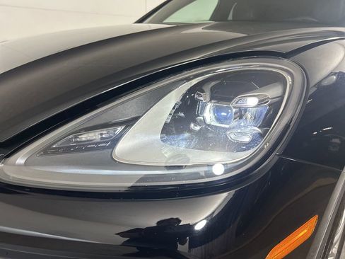 Certified 2022 Porsche Cayenne image 13