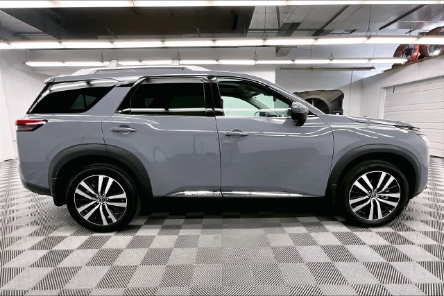 Used 2025 Nissan Pathfinder Platinum w/ Cargo Package FWD image 16