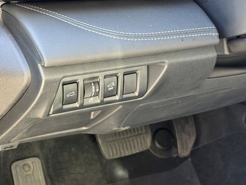 Used 2025 Subaru Outback Limited image 13