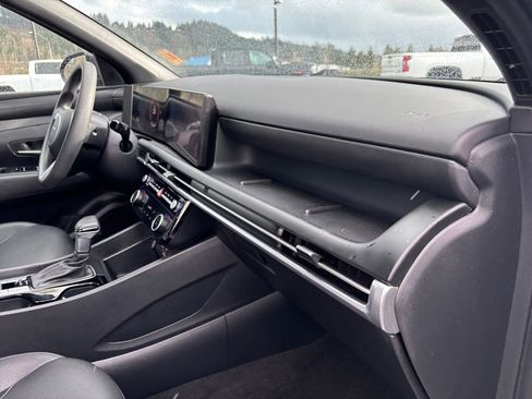Used 2025 Hyundai Santa Cruz SEL AWD/4WD image 27