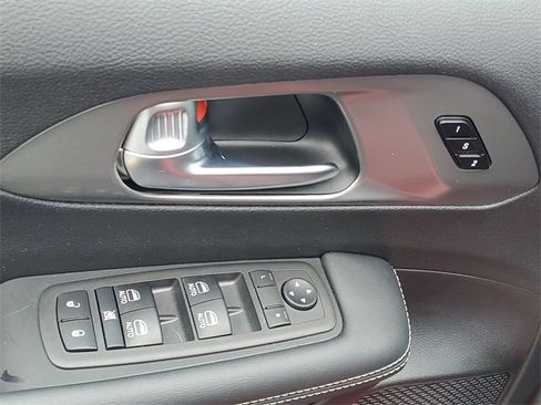 New 2026 Chrysler Pacifica Select image 16