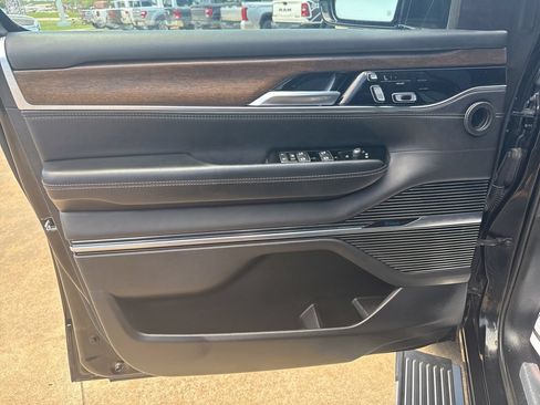 Certified 2023 Jeep Grand Wagoneer Series II AWD/4WD image 6