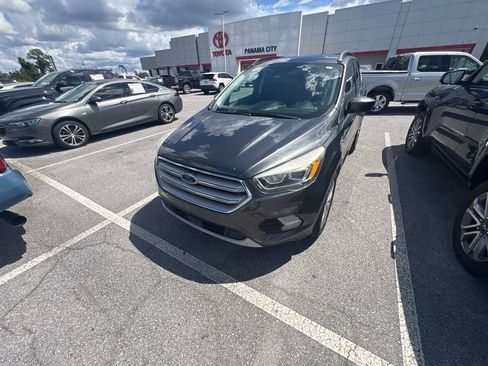 Used 2019 Ford Escape SEL FWD image 9