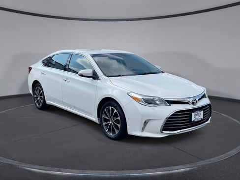 Used 2016 Toyota Avalon XLE FWD image 1