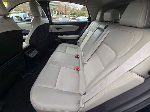 Used 2024 Nissan Ariya FWD image 21