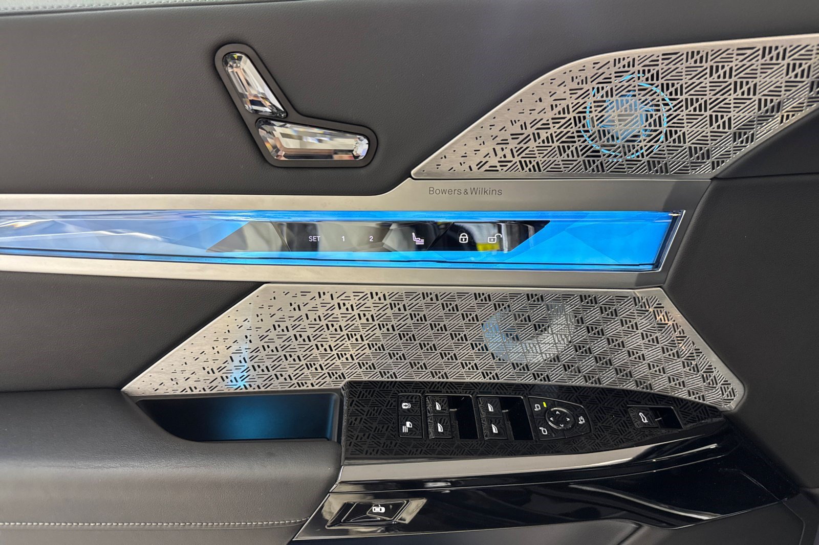Certified 2023 BMW i7 xDrive60 AWD/4WD image 14