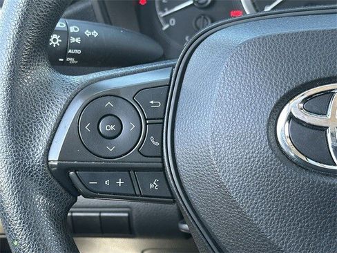 Used 2022 Toyota Corolla LE image 14