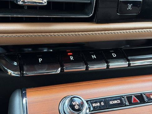 Used 2024 Lincoln Aviator Reserve w/ Elements Package Plus AWD/4WD image 30