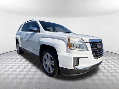 Used 2017 GMC Terrain SLT image 3