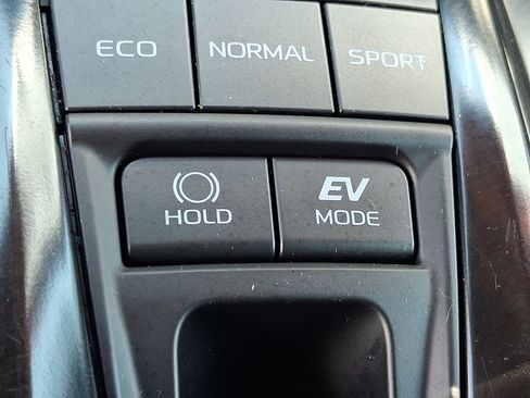 Used 2025 Toyota Camry SE FWD image 23