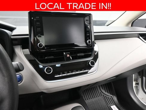 Used 2022 Toyota Corolla LE FWD image 14