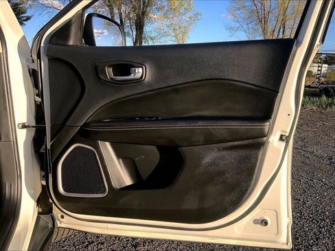 Certified 2018 Jeep Compass Latitude w/ Popular Equipment Group image 24