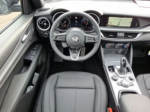 New 2025 Alfa Romeo Stelvio Sprint w/ Convenience Package image 7