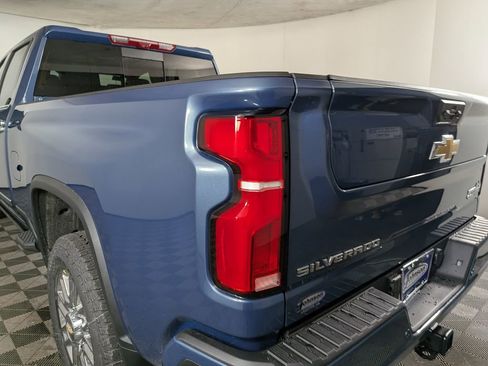 New 2026 Chevrolet Silverado 2500 High Country w/ High Country Premium Package AWD/4WD image 12
