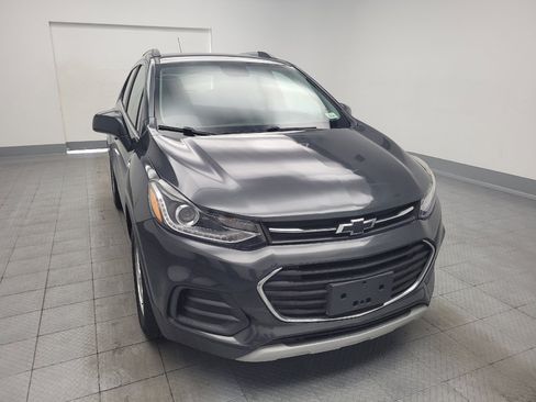 Used 2020 Chevrolet Trax LT w/ LT Convenience Package FWD image 14