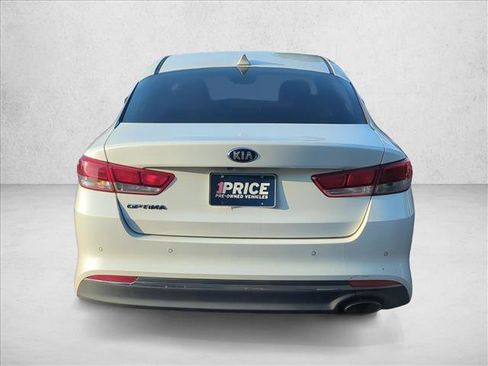 Used 2018 Kia Optima LX w/ 17" Alloy Wheels Package FWD image 7