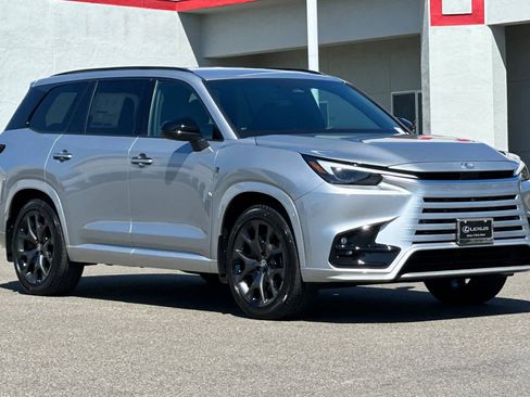New 2026 Lexus TX 500h AWD image 5