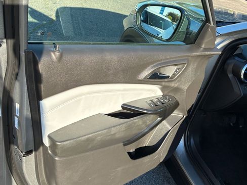 Used 2025 Chevrolet Trax LT image 18