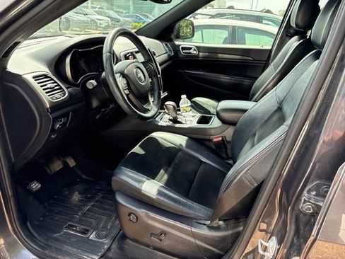 Used 2017 Jeep Grand Cherokee Altitude AWD/4WD image 5