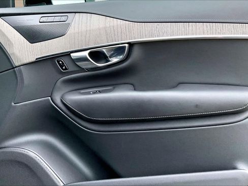 Used 2022 Volvo XC90 T6 Inscription w/ Climate Package image 23