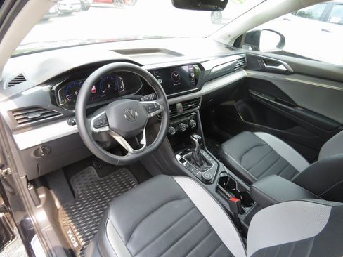 Used 2022 Volkswagen Taos SEL image 12