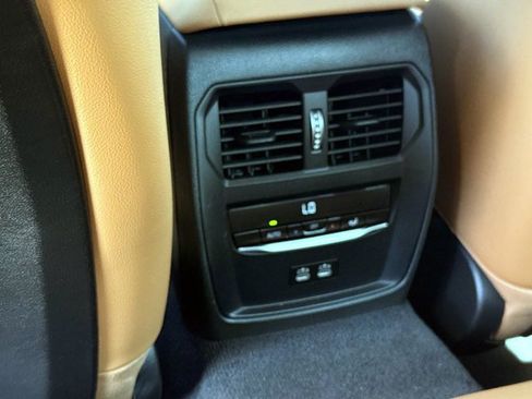 Used 2024 BMW 330i Sedan w/ Convenience Package RWD image 14