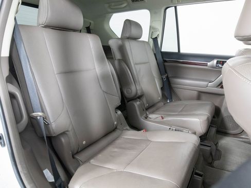 Used 2019 Lexus GX 460 Premium image 17