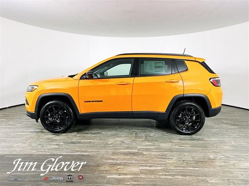 New 2026 Jeep Compass Latitude image 9