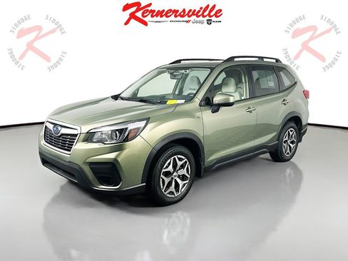 Used 2020 Subaru Forester Premium image 3