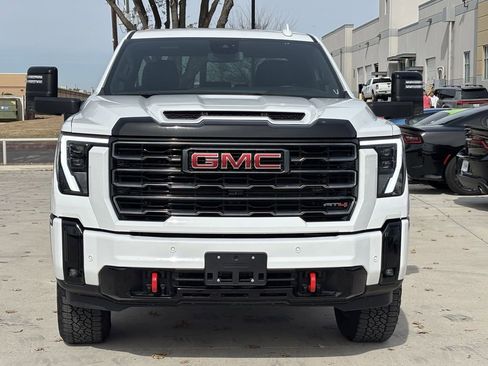 Used 2025 GMC Sierra 2500 AT4 image 6