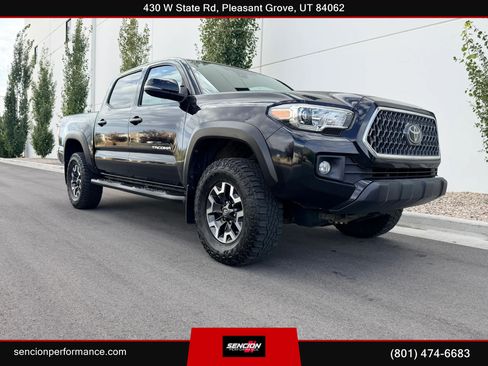 Used 2019 Toyota Tacoma TRD Off-Road AWD/4WD image 1