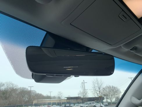 Used 2020 Lexus LX 570 4WD w/ Luxury Package image 27