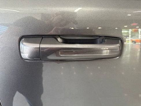 Used 2023 RAM 1500 Laramie AWD/4WD image 23