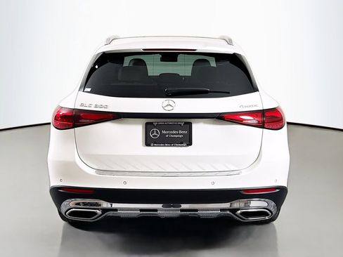 Used 2025 Mercedes-Benz GLC 300 4MATIC image 6