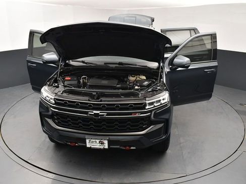 Used 2021 Chevrolet Tahoe Z71 w/ Luxury Package AWD/4WD image 26