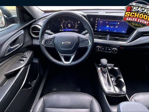 Used 2024 Chevrolet Trax ACTIV w/ Driver Confidence Package FWD image 5