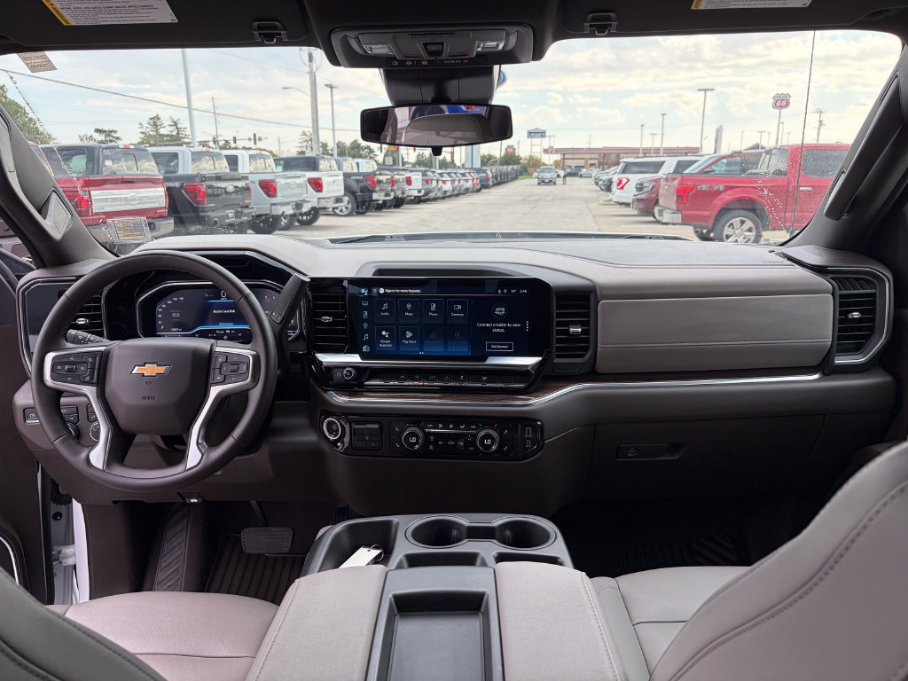 Used 2024 Chevrolet Silverado 1500 LT w/ Leather Package AWD/4WD image 30