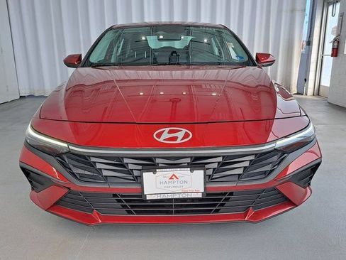 Used 2024 Hyundai Elantra SEL FWD image 3