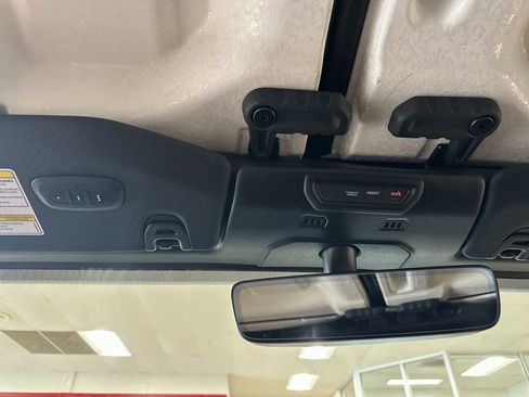 Certified 2020 Jeep Gladiator Mojave w/ Dual Top Group image 32