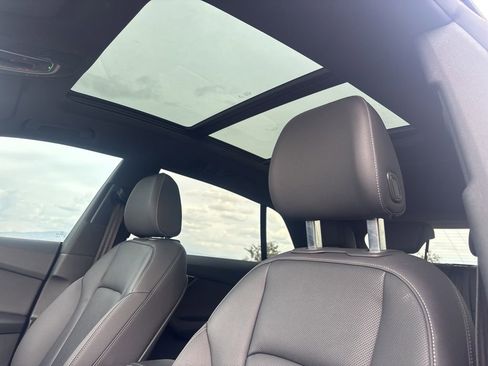 Used 2019 Audi Q8 Premium Plus AWD/4WD image 31