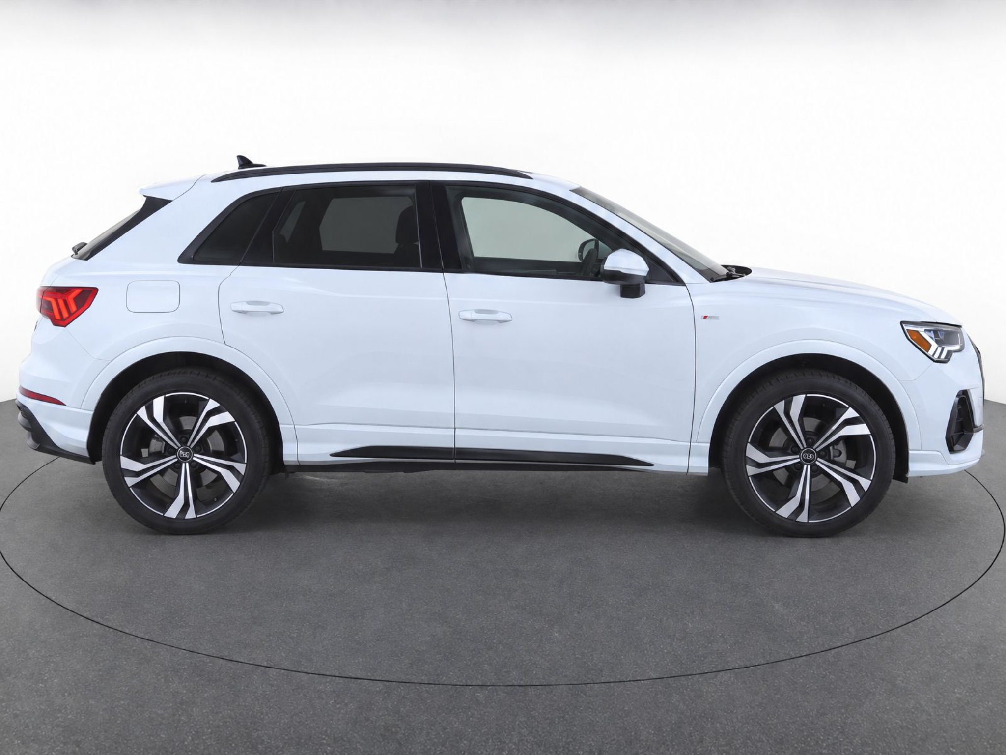 Used 2023 Audi Q3 2.0T Premium Plus AWD/4WD image 5
