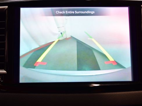 Used 2024 Chrysler Pacifica Touring-L FWD image 28