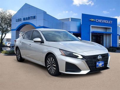Used 2023 Nissan Altima 2.5 SV