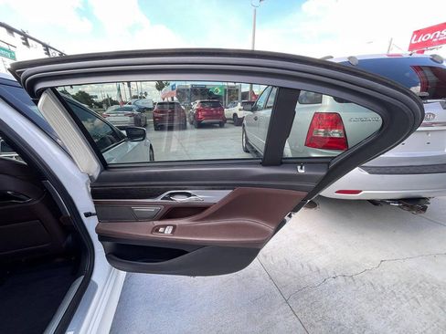 Used 2017 BMW 740i RWD image 17