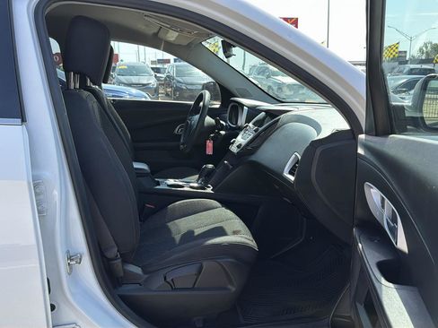 Used 2017 Chevrolet Equinox LS AWD/4WD image 18