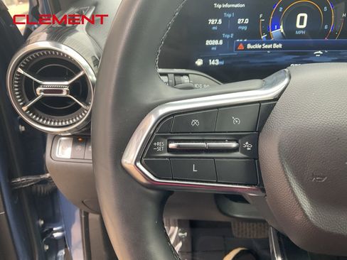 Used 2025 Chevrolet Equinox LT image 9