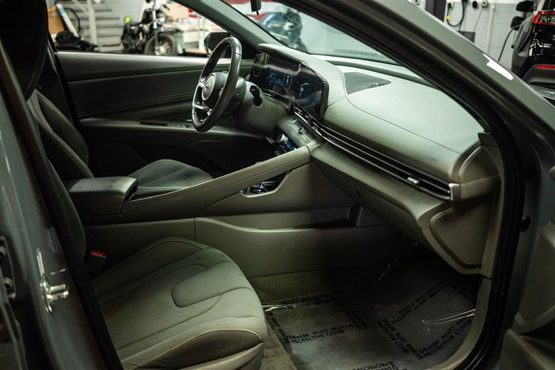 Used 2023 Hyundai Elantra SEL w/ Convenience Package FWD image 12
