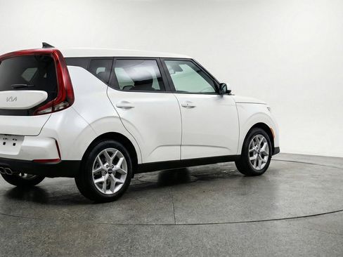 Used 2025 Kia Soul LX w/ LX Technology Package image 9